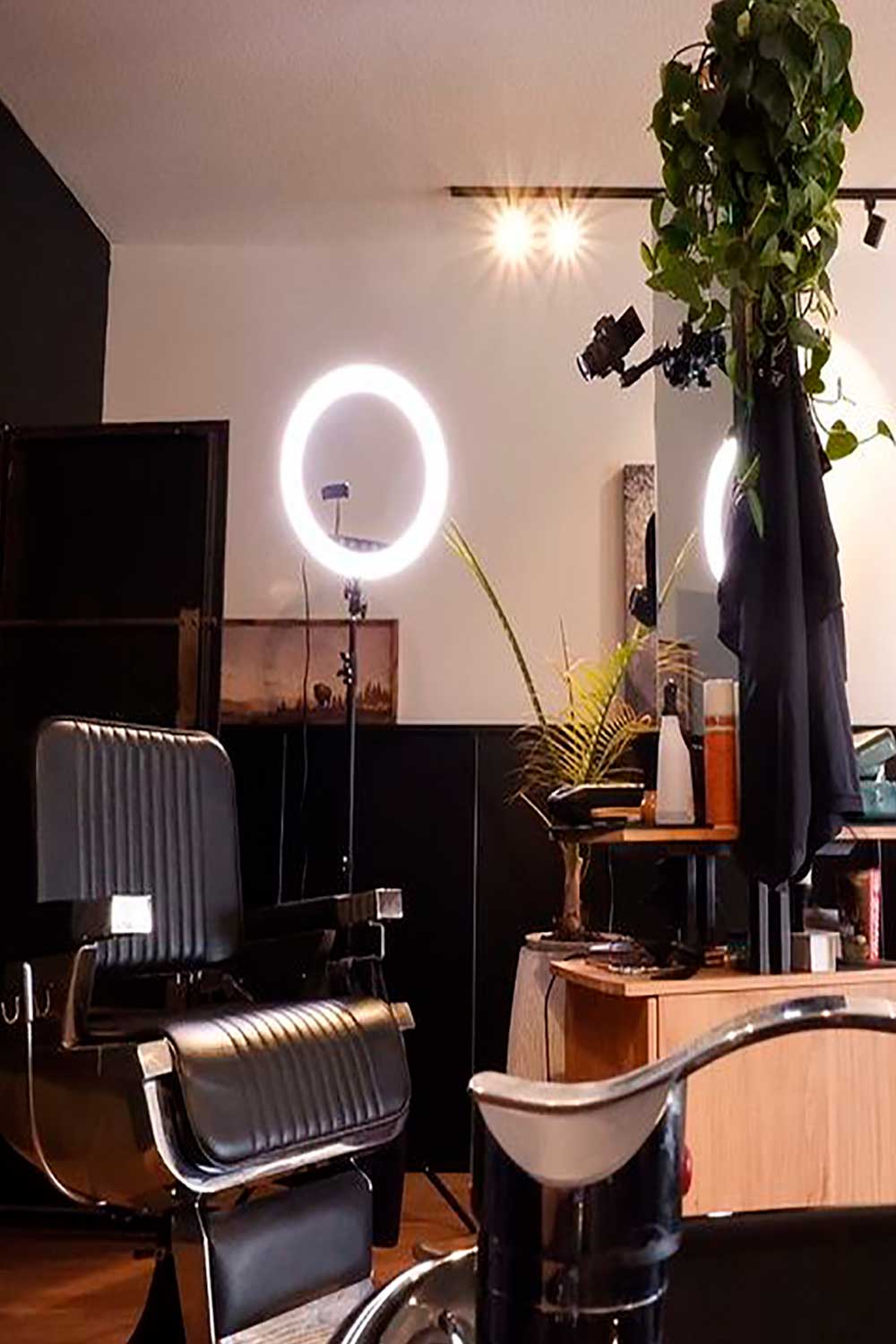 Buffalo Mane Barber Shop 3