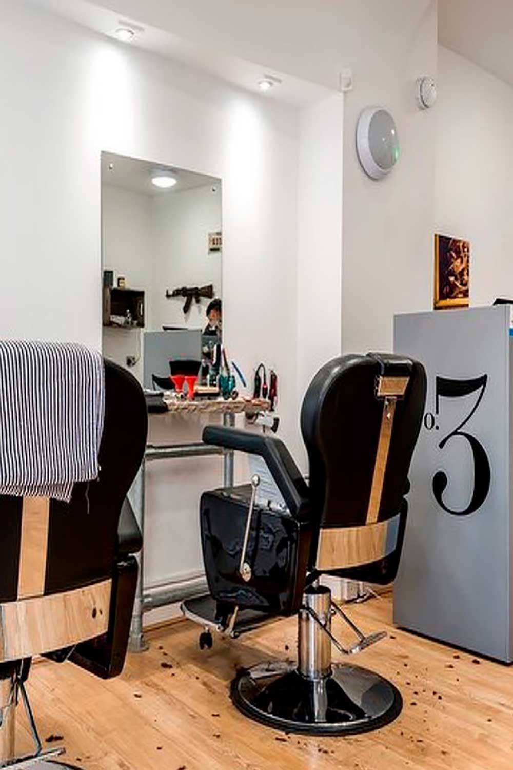 No 3 Gentleman's Hairdressing 2