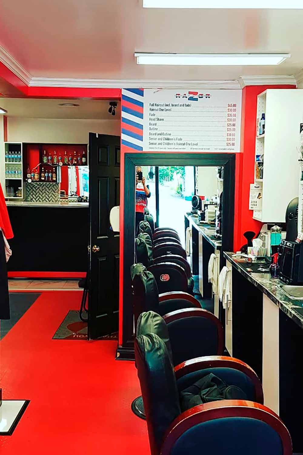 Johnny Razor Barbershop 4