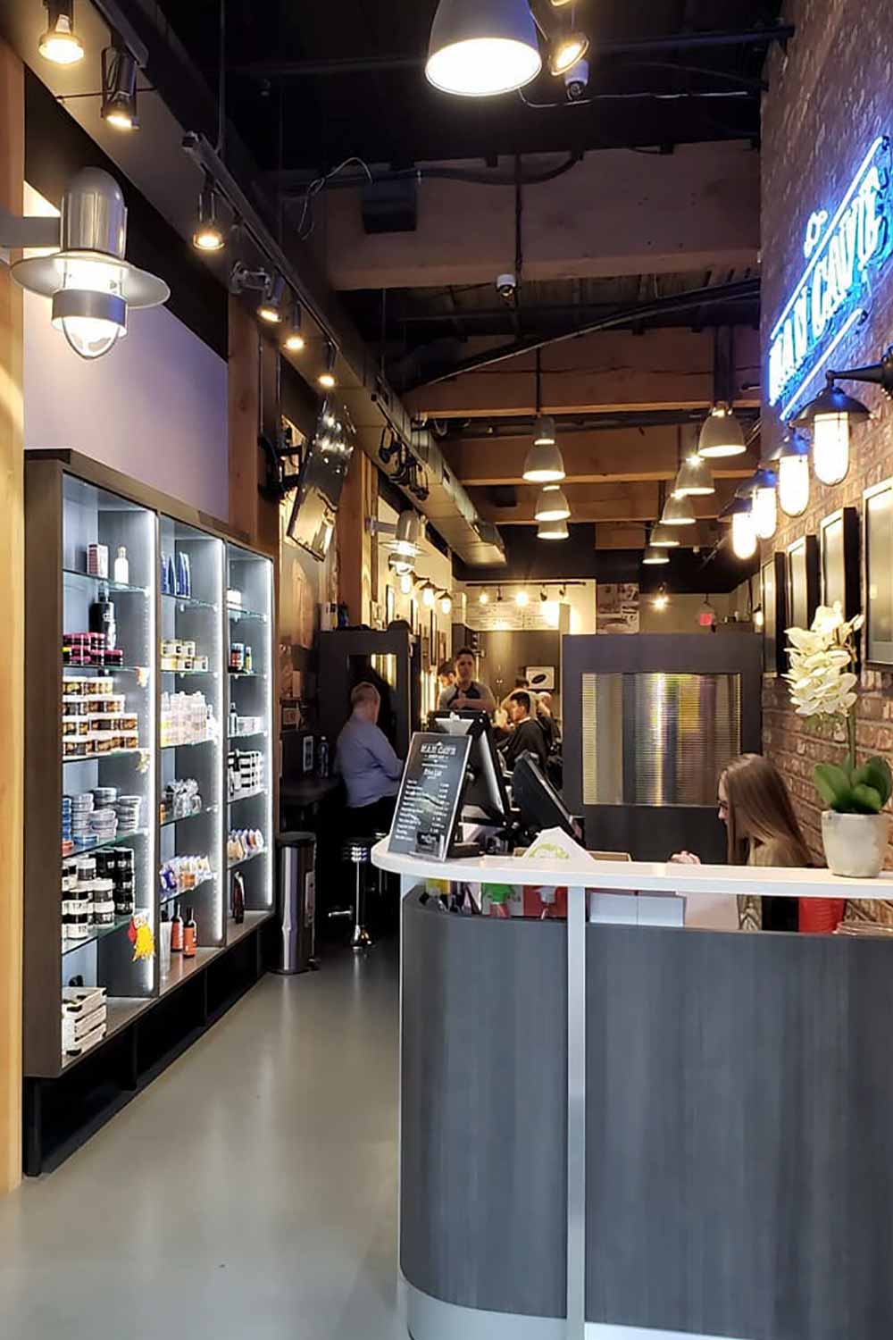 MAN CAVE BARBER SHOP 2