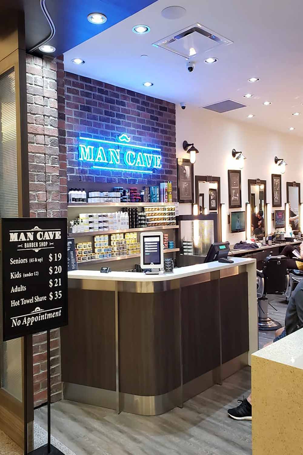 MAN CAVE BARBER SHOP 3