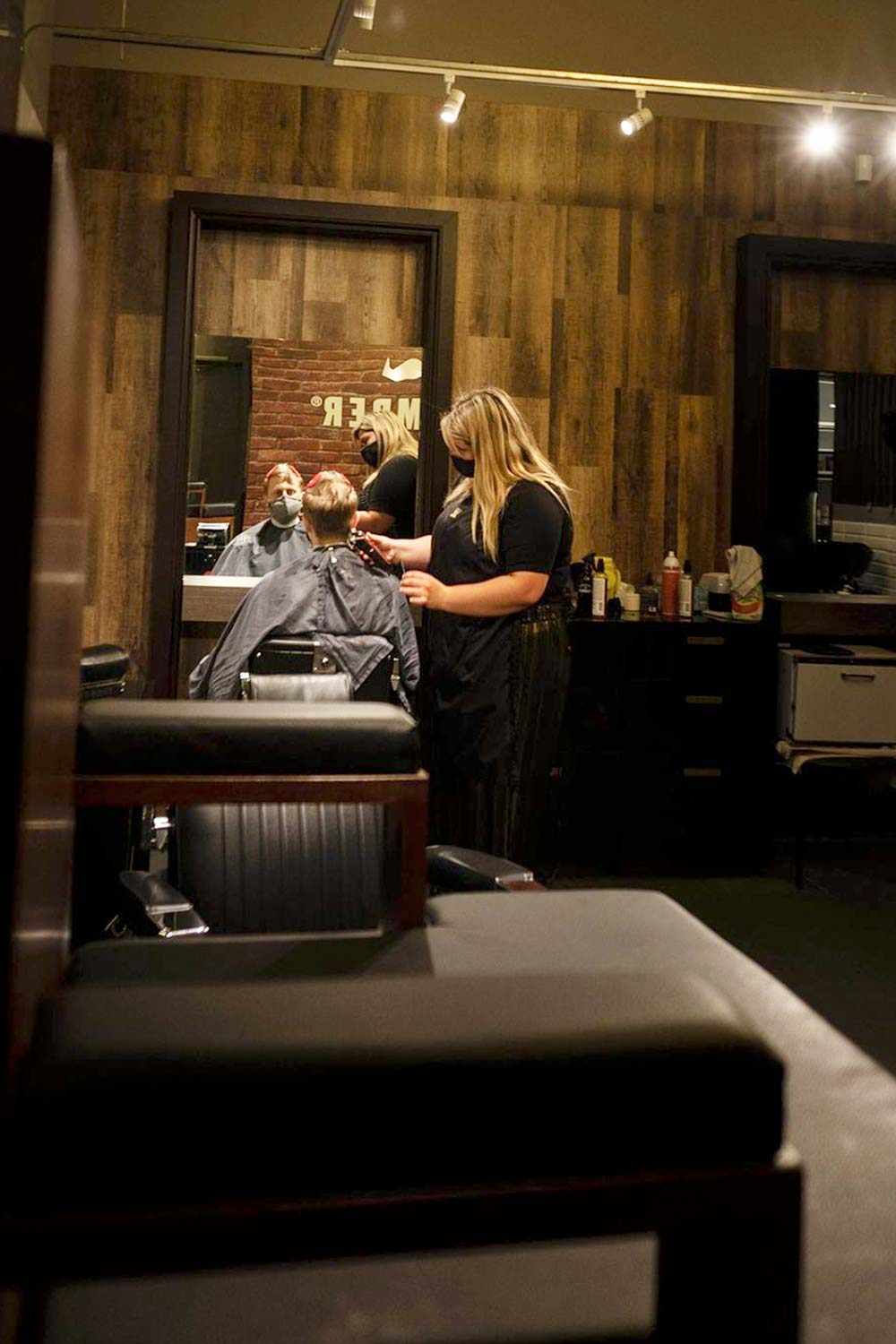 Regal Grooming Lounge 3