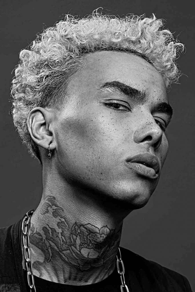 Short Curly Hair Men #curlyhairmen #curlyhairstylesformen #menwithcurlyhair