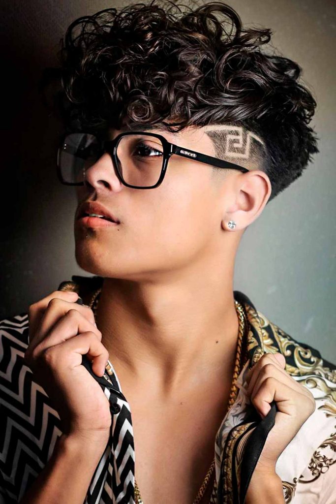 Curly Hair With Undercut Design #curlyhairmen #curlyhairstylesformen #menwithcurlyhair