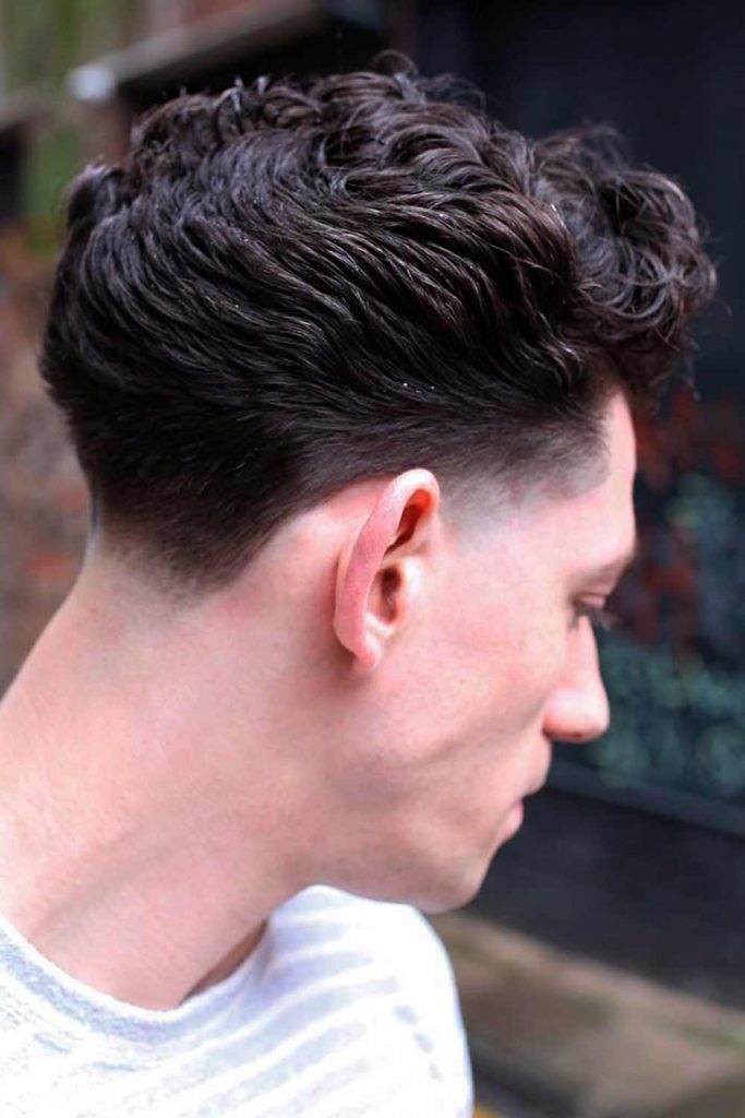 Taper Fade Curly Hair #fade #fadehaircut #mensfade