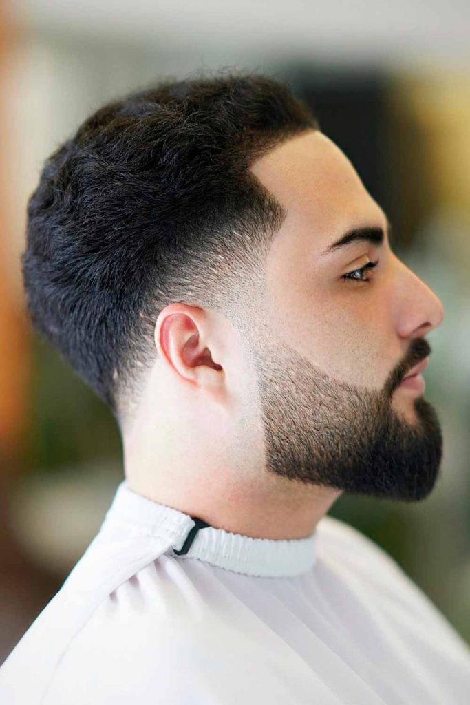 Low Taper Fade Haircuts For Men Thick Hair #thickahirmen #haircutsformenwiththickhair #thickhairhaircuts