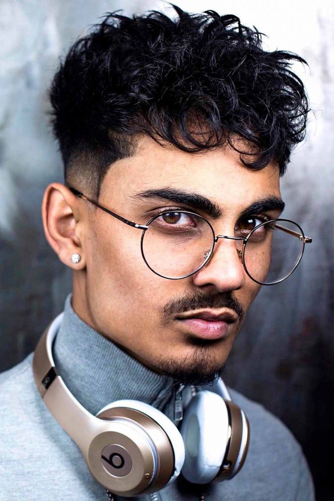 Short And Messy Hairstyles For Big Foreheads #bigforeheadhairstyles #bigforeheadhairstylesformen