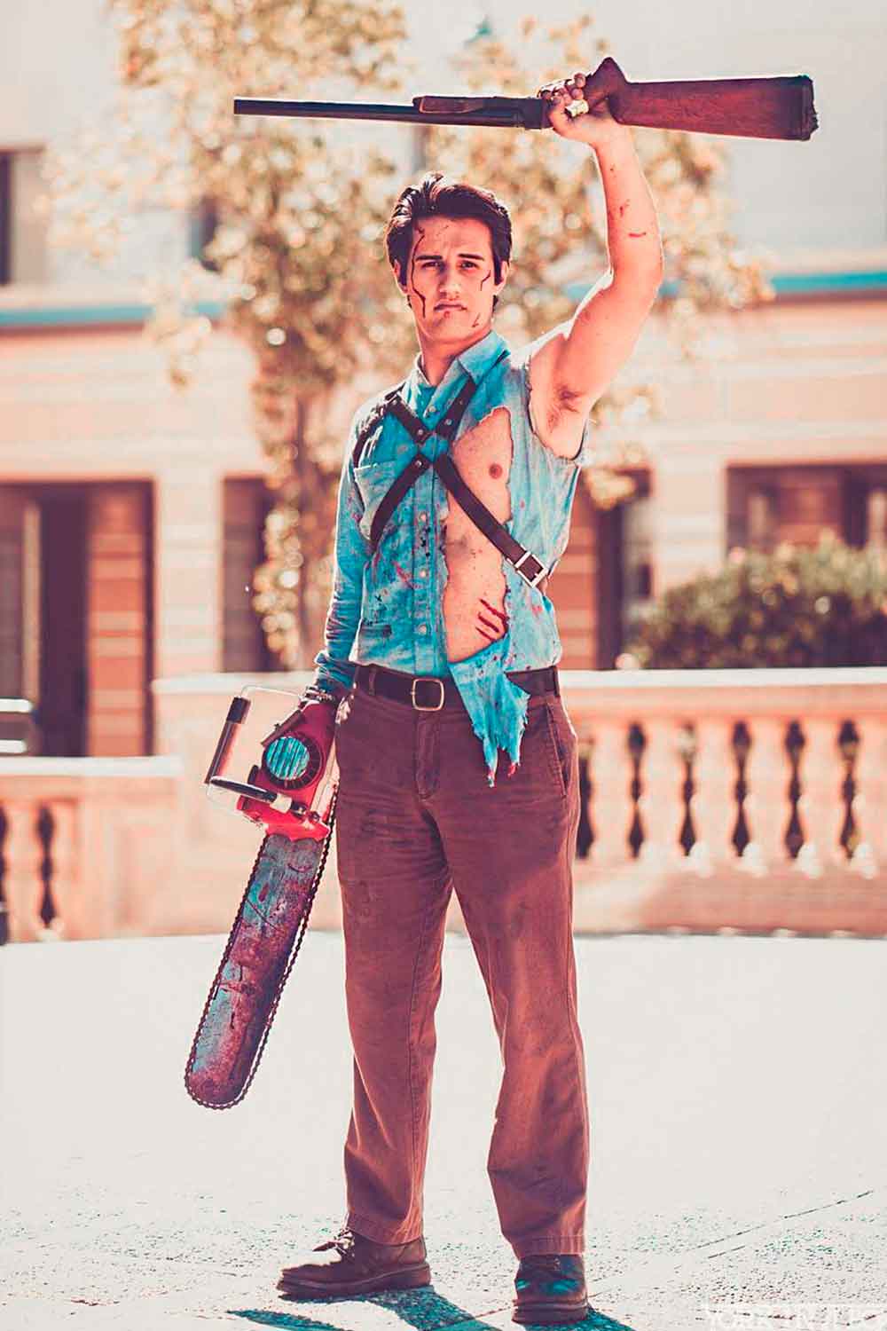 Ash vs. Evil Dead #menshalloweencostumes #haloweencostumeideasmen #halloweencostumes