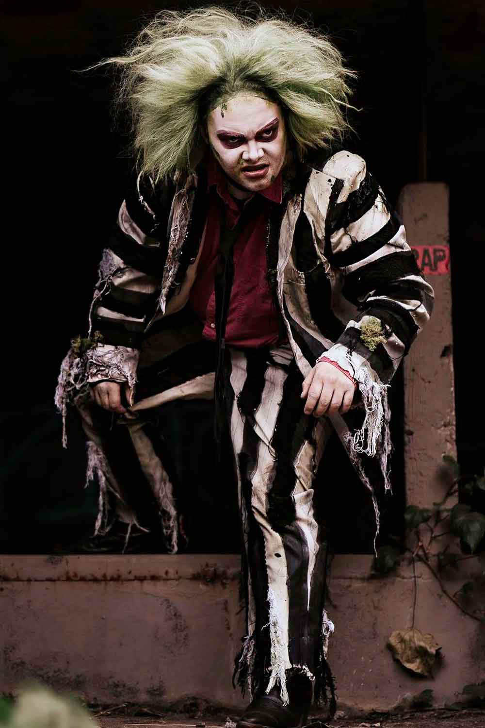 Beetlejuice #menshalloweencostumes #haloweencostumeideasmen #halloweencostumes