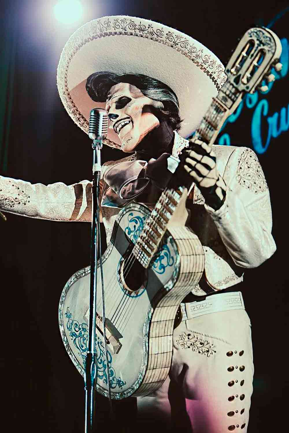 Day Of The Dead costume #menshalloweencostumes #haloweencostumeideasmen #halloweencostumes