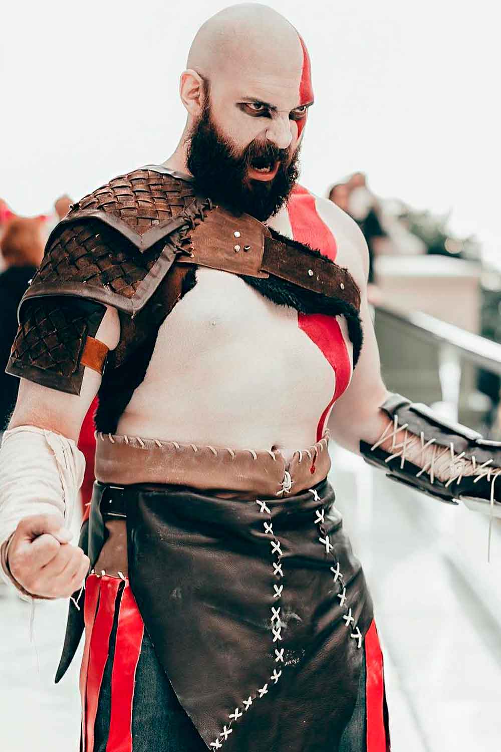 God Of War Kratos #menshalloweencostumes #haloweencostumeideasmen #halloweencostumes