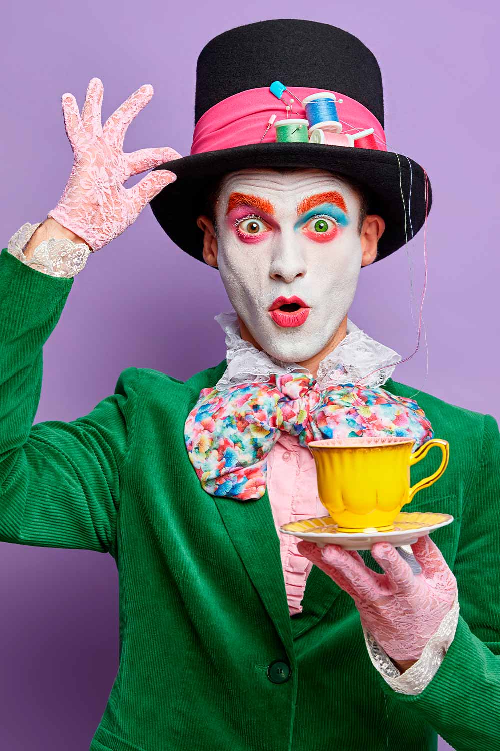 Mad Hatter #halloweencostumes #halloweencostumeideas #menshalloweencostumes #halloweencostumesformen