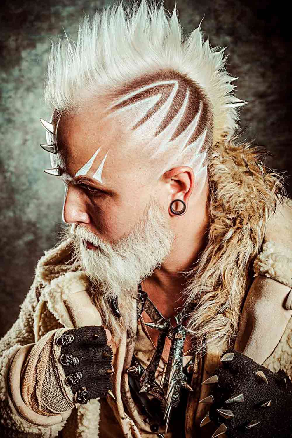 Mad Max #menshalloweencostumes #haloweencostumeideasmen #halloweencostumes