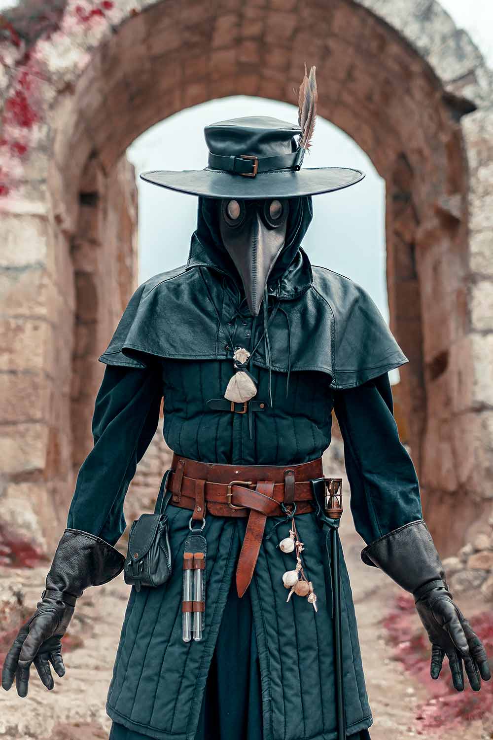 Plague Doctor #halloweencostumeideasmen #menshalloweencostumes #halloweencostumesformen