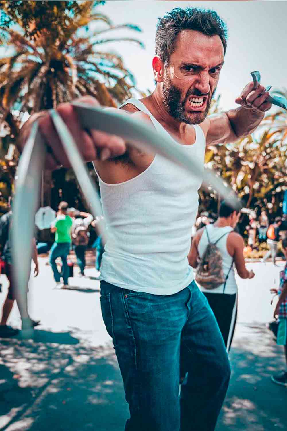 Wolverine #menshalloweencostumes #haloweencostumeideasmen #halloweencostumes