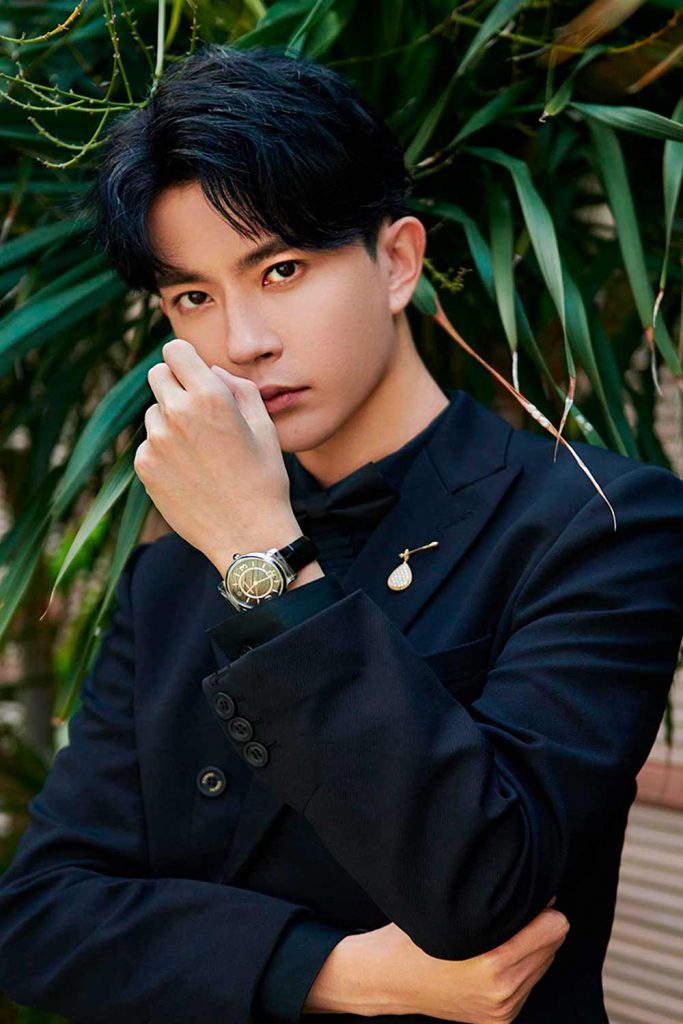 Long 4/6 Bangs For Men #koreanhaircut #koreanmenhaircut #koreanhairstyles #koreanhairmen