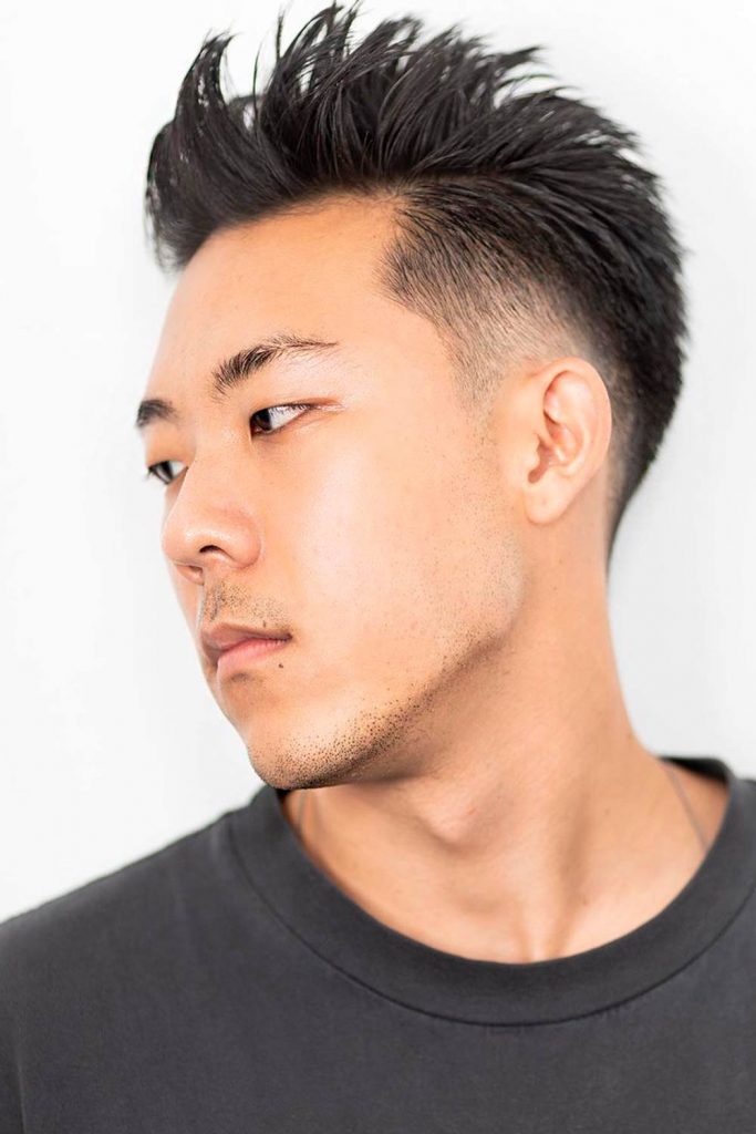 Fohawk Korean Hairstyle For Men #koreanhaircut #koreanmenhaircut #koreanhairstyles #koreanhairmen