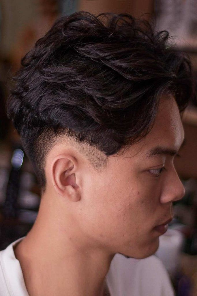 The Medium And Layered Korean Hairstyle The Medium Korean Hairstyle #koreanhair #koreanhairmen #koreanmenhair