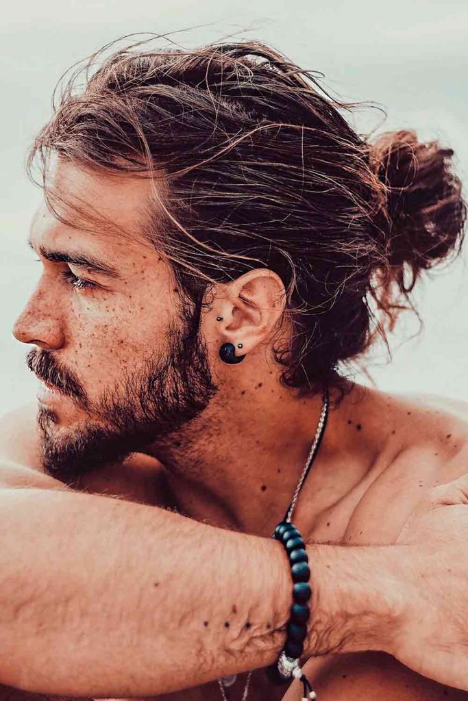 Messy Man Bun #longhairstylesformen #menslonghairstyles #longhairmen