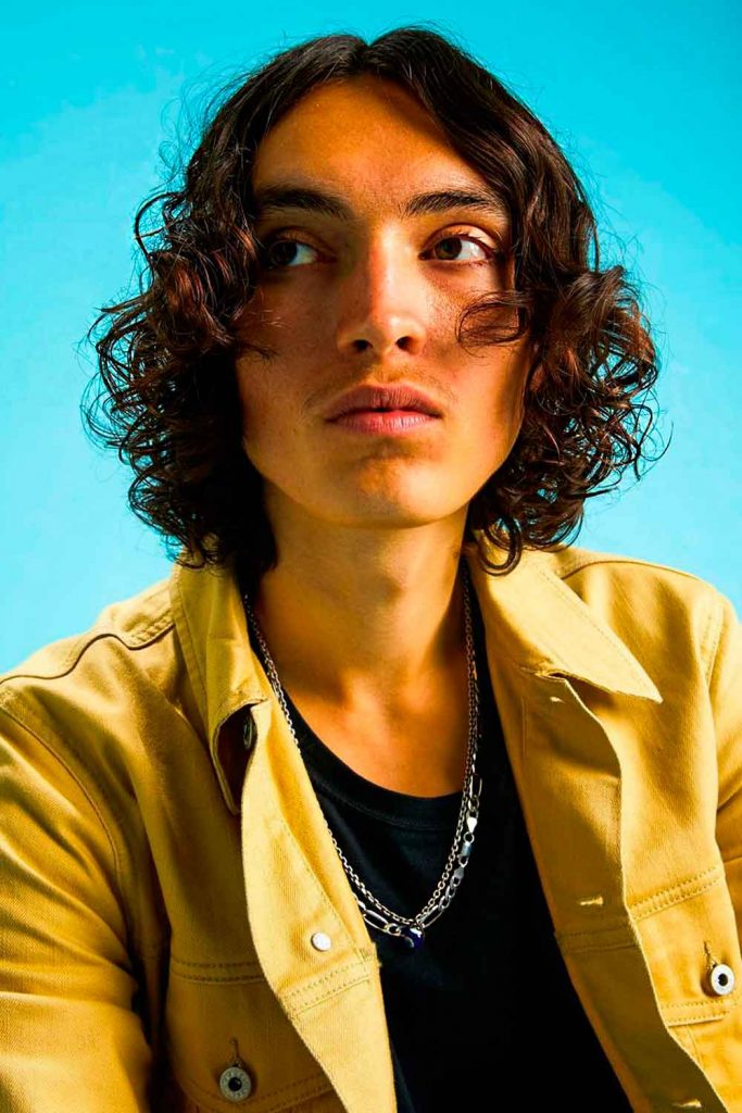 Half Curled Shoulder Lenght Hair Men #longhairstylesformen #menslonghairstyles #longhairmen