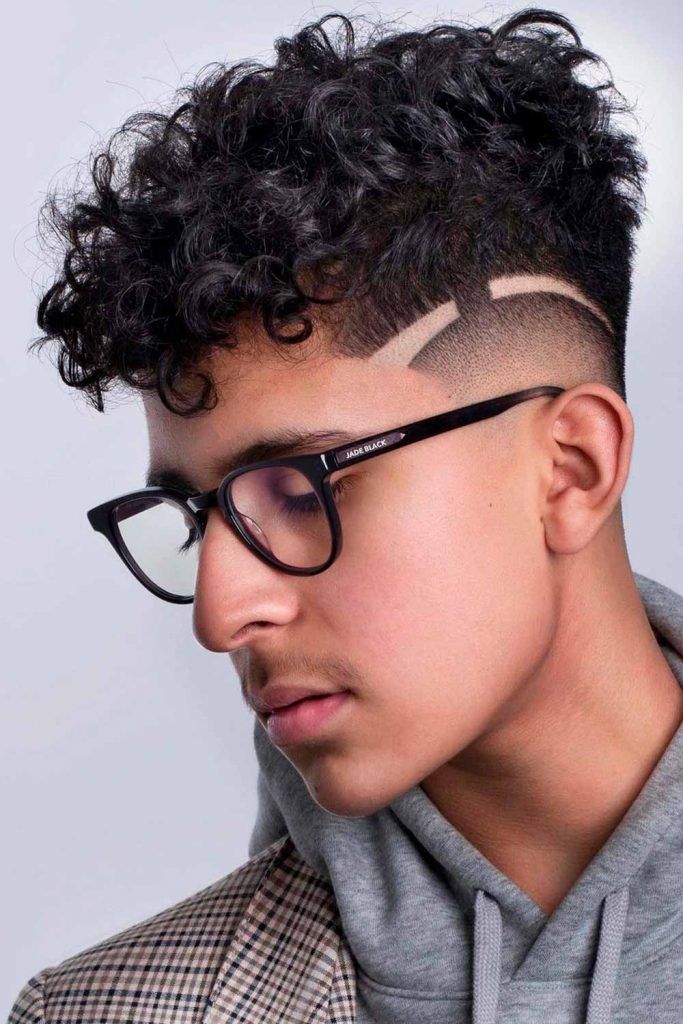 Curls With Undercut #curlyhairmen #shortcurlyhairstyles #curlyhairstylesformen