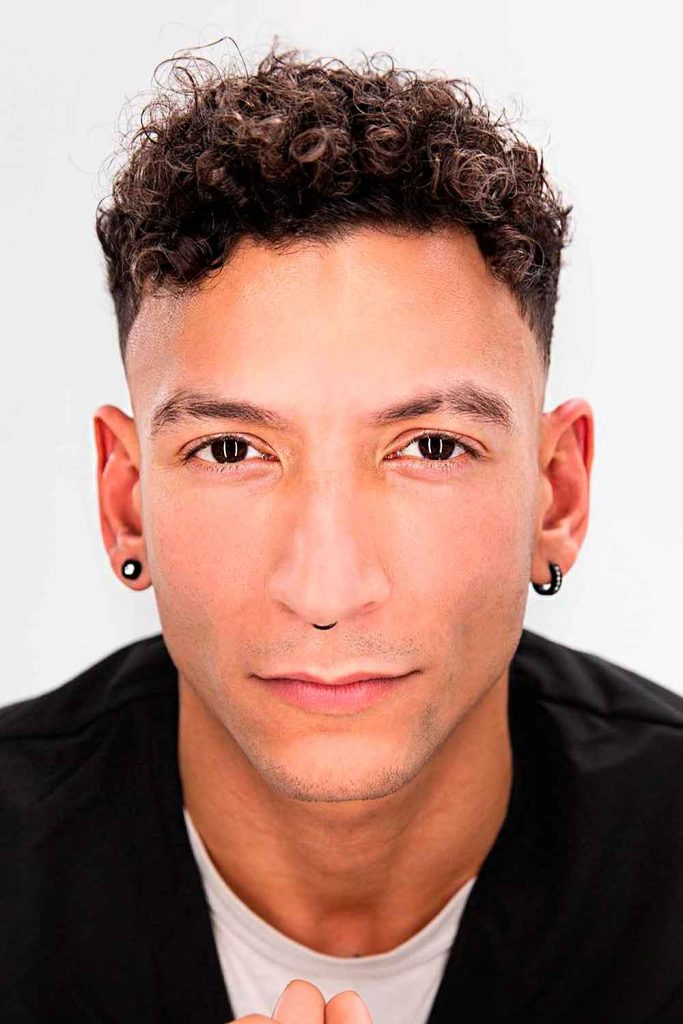 Symmetrical Short Hair #curlyhairmen #shortcurlyhairstyles #curlyhairstylesformen #menwithcurlyhair