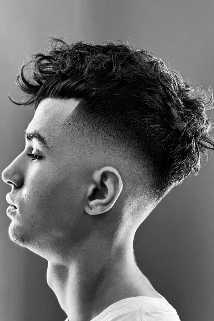 Bald Fade Messy Curls Men's Short Haircut #shorthaircutsformen #mensshorthaircuts #shorthairmen