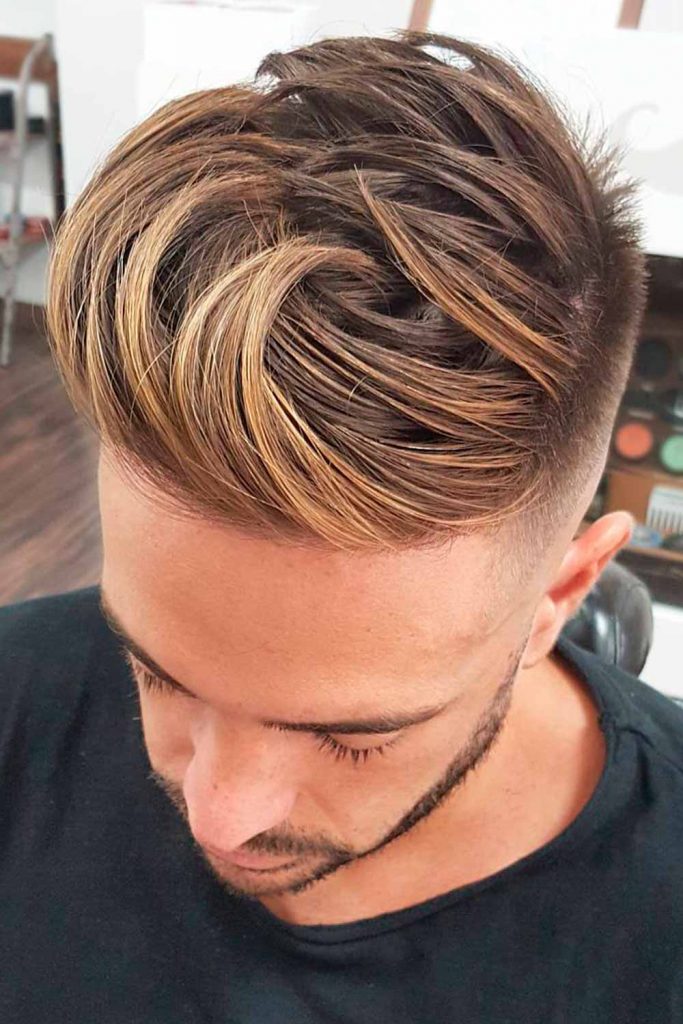 Mens Straight Hair Haircuts Faded Sides #straighthairmen #menwithstraighthair #straighthairstyles #hairstylesforstraighthairmen