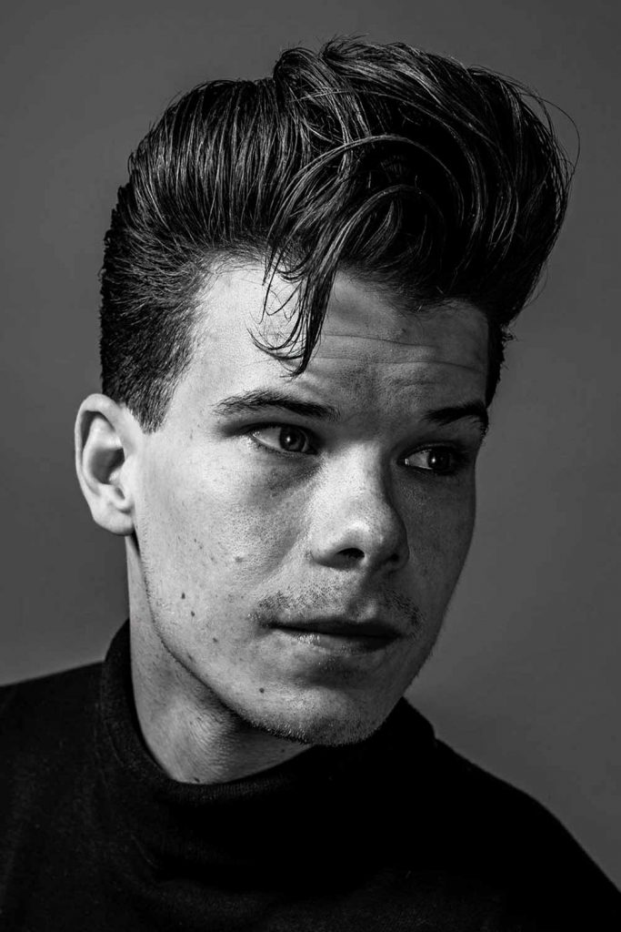 Long Pompadour Straight Hair Men #straighthairmen #menwithstraighthair #straighthairstyles #hairstylesforstraighthairmen