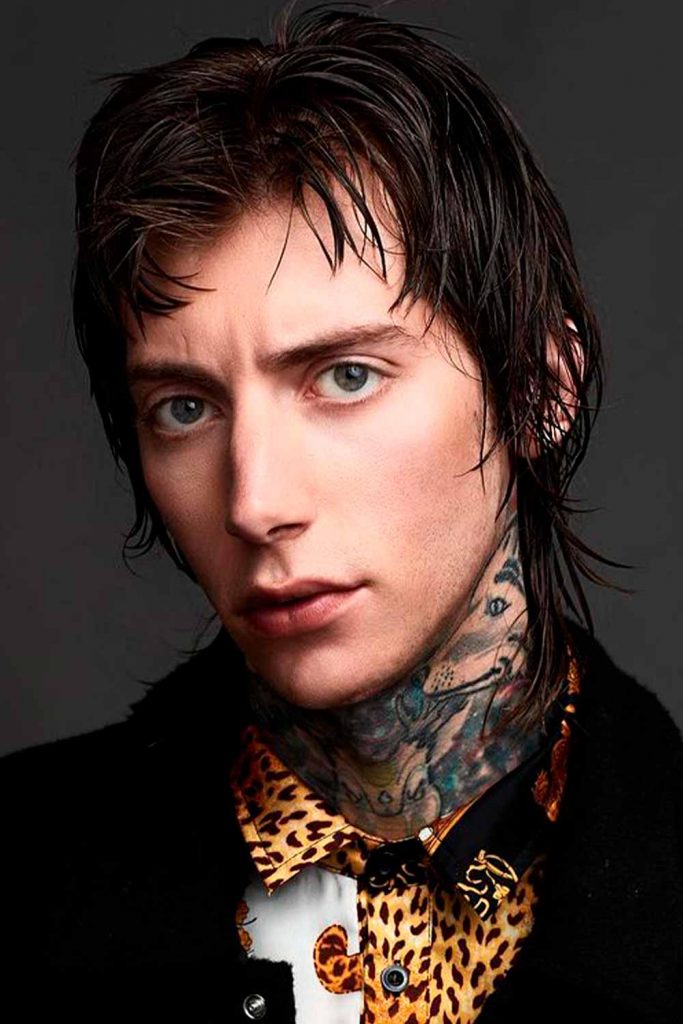 Mullet Haircuts For Guys With Straight Hair #straighthairmen #menwithstraighthair #straighthairstyles #hairstylesforstraighthairmen